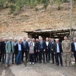 hizan-kaymakami-ozturk-koy-ve-okul-ziyaretlerinde-vatandas-ve-ogrencilerle-bulustu-FOPqVpdF